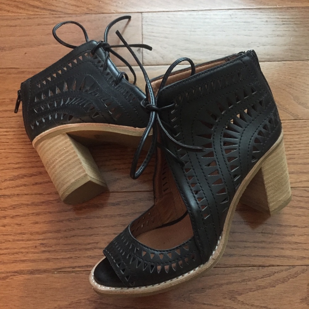 Jeffrey Campbell Cors Daisy Peep Toe Shoe